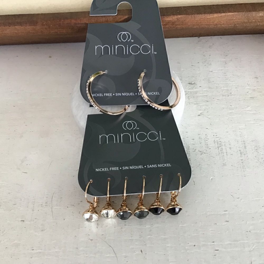Minicci Earrings NWT   